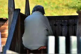 奶奶一直看不上三姑父，那年葬礼结束后，大伯让他以后别再来了图片