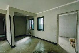 丈夫去世 妻子起诉退还40万购房款 律师：妻子一方要承担违约责任图片