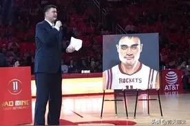 用“嘴”高调爱国明星，让子女加入外国国籍，不识祖国国旗引众怒图片