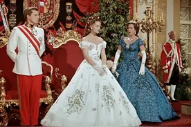 茜茜公主：处处被婆婆压制，她唯一能掌控的就是自己的美貌和身材图片