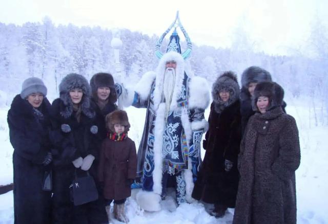 零下71℃的极寒秘境，500人坚守的"冰原村"，藏着怎样的秘密