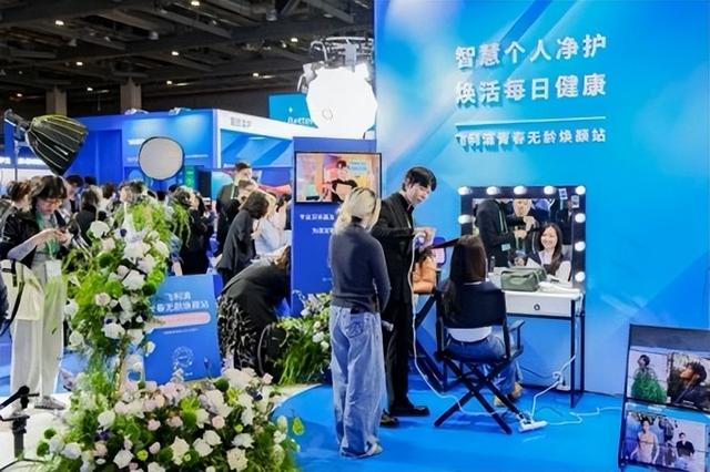 飞利浦三大健康科技解决方案亮相进博，提出“净护合一”新主张