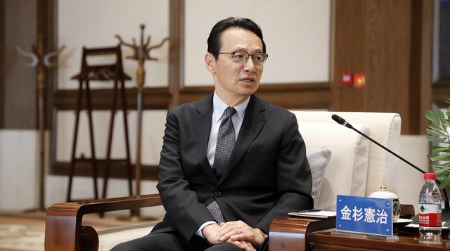 扛不住了？六国收到求援信息，高市赌中国不敢动手，连收四重噩耗