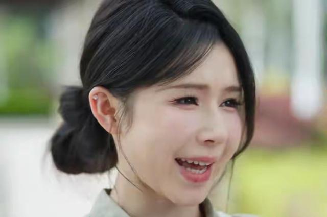 脸没恢复就别出来拍短剧，顶着膨化脸、大刀双眼皮，太让人出戏了