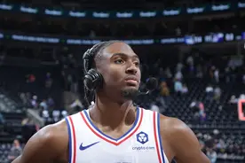 76人118-104轻取湖人，马克西最近5场比赛场均砍下33.6分7助攻图片