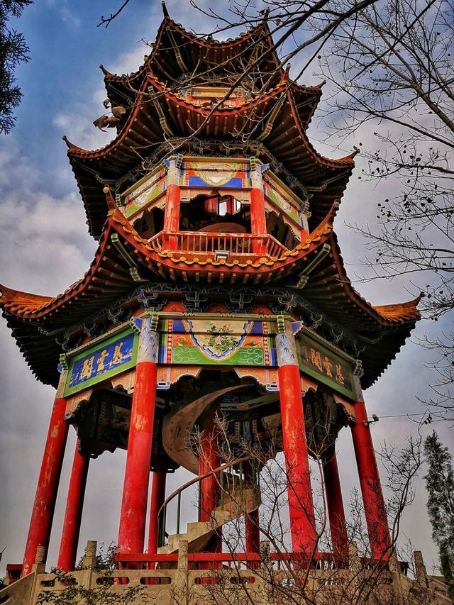 6年去了5次，这座免费千年道观，有山有潭，新安县烫面角很好吃