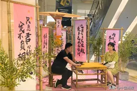 这个七夕，线上线下主打一个“花式”过节图片