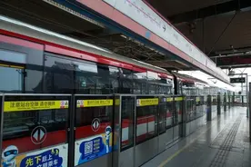 南京地铁回应同站进出未乘车也收费 零度观点： 公共服务要算“民心账”图片