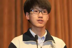 原来学霸都长这样的？网友对学霸长相的总结，看娃中了几条？图片