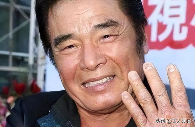 “6个老婆”同住一屋，每人每月7万零花钱，71岁又娶第七房小娇妻