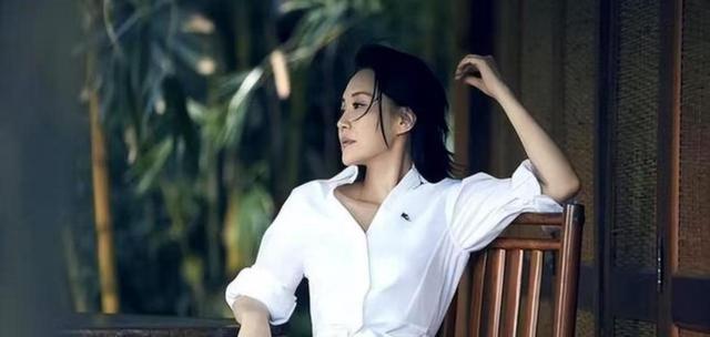 她一生 “风流成性、老少通吃”，撩汉无数，现如今57岁却依旧单身