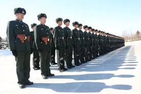 参谋不带长，放屁都不响？在部队，这些参谋却大权在握图片