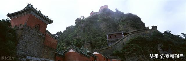 武当绝壁惊现 480 年前墨宝！藏着清官与仙山的情缘