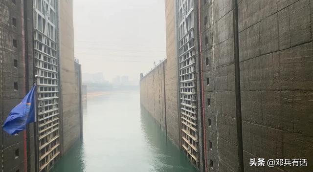 重访三峡:时光如水,船行如歌