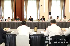 吴庆文专题调研社区嵌入式服务设施建设图片