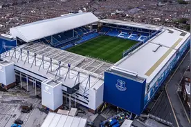 不是标准足球场：场地面积最小的六座英超球场图片