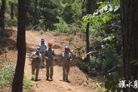【高温下的坚守】电力巡线员：翻山越岭只为万家灯火！图片