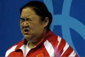 17年前，她拼死一举夺了奥运冠军，奖励200万，却因500元差点辍学图片