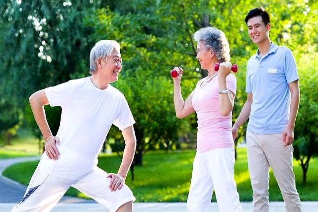 “经常运动”被推翻？建议：过了55岁，最好保持7个锻炼习惯