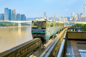 真的万万没想到，重庆地铁简直就是国内地铁最有特色的，太神奇了图片