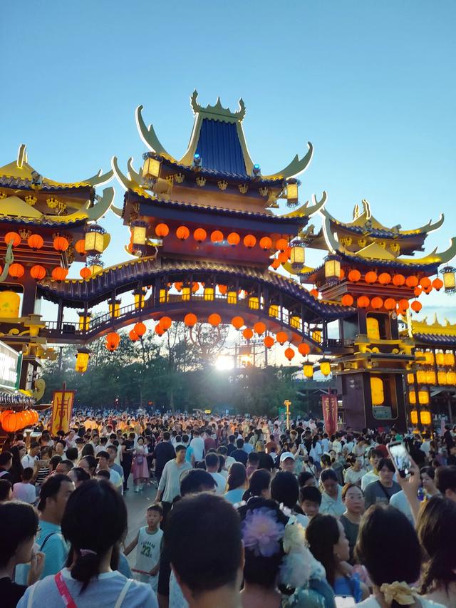在万岁山的两天