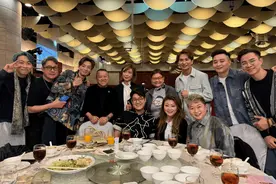 曾志伟办71岁慈善生日宴 曾宝仪曾国祥等三姐弟罕见同框图片