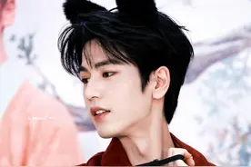 成功减重40斤，逆袭成内娱顶流，张凌赫是怎么一出道就走红的？图片