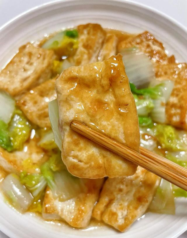 我婆婆做的“简单美味”家常菜，白菜烧豆腐，巨好吃。