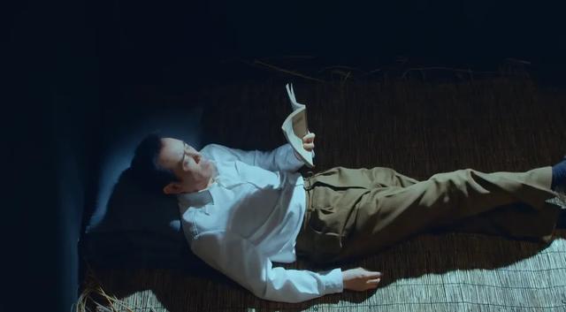 一千多人牺牲结局,无法改写,但于和伟临刑前一个动作,升华全剧