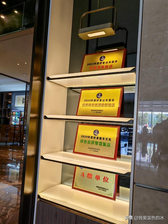 参观临沂市沂州里。城市里就应该多一些这样让市民吃喝玩耍之地