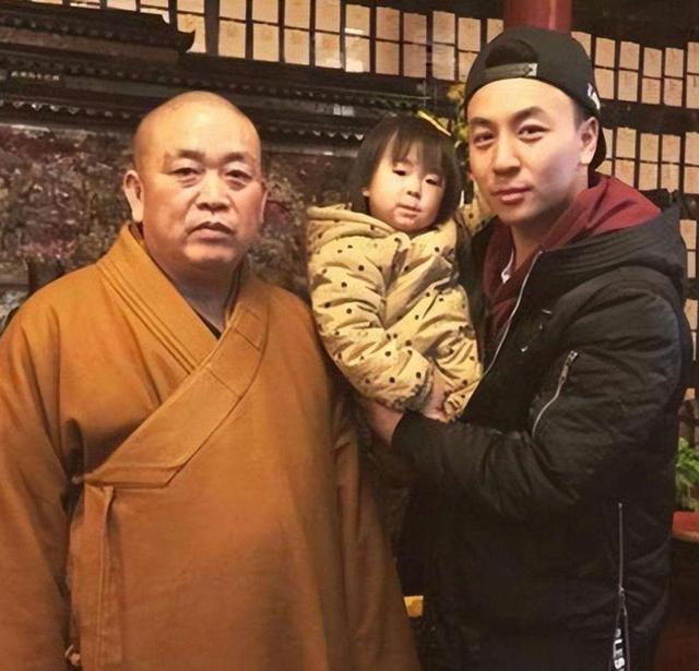拔萝卜带泥！释永信被抓六天后，释小龙父亲出事，过往黑史全被扒