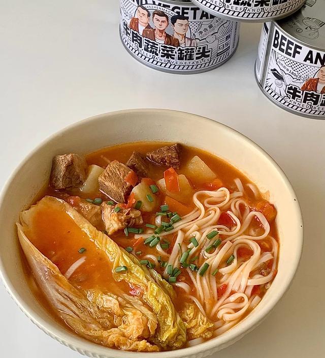 一口入魂的浓汤番茄牛肉面,汤底浓郁的家常秘诀