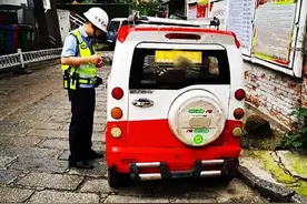 办法总比困难多！人力三轮代替老年乐接娃不行，网友又提出新方法图片