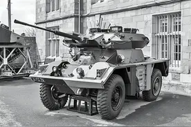 装甲侦察车——战车中的“移动情报站”图片