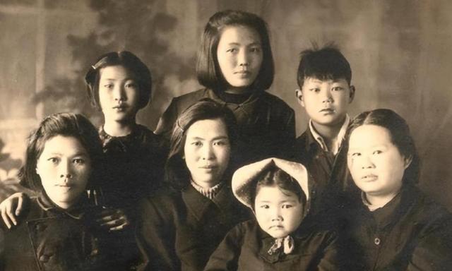 贺子珍为毛主席生育六个子女，其中三个被送人	，他们的结局如何？
