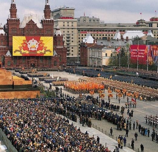 40年前，他预言苏联十年后灭亡，20年后他预言：美国在2025年崩溃