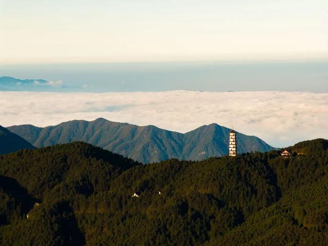 11月5日实拍！一起来看明月山超震撼云海日出奇观！