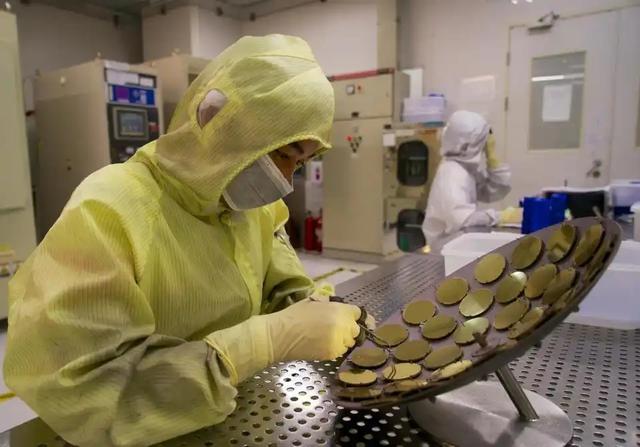 莫迪笑迎高通CEO背后：印度芯片梦能走多远？中国反垄断敲警钟