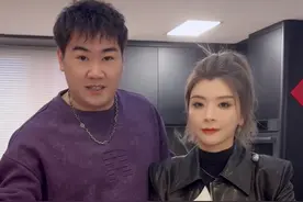 茅台当料酒，包子包金条，海鲜当米吃，这两个美食博主，什么来头图片