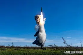 华裔大叔参加美国相亲秀意外爆火！无数人被他迷得神魂颠倒图片