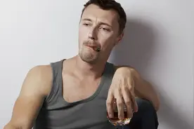 “雄性激素”旺盛的男人，一般会有这3个特点，占一个也很不错！图片