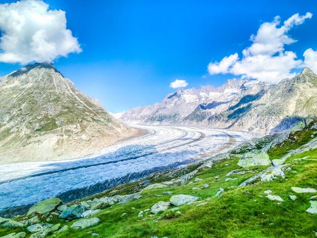 瑞士阿莱奇冰川徒步｜站在巨大冰川前那一刻，我知道什么叫震撼