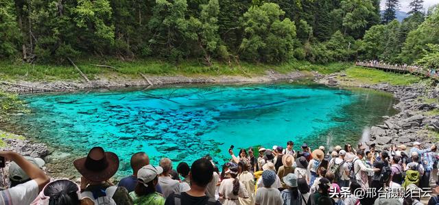 九寨沟：梦幻海子，人间绝色（图）