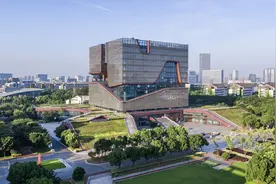 西交利物浦大学毕业生去向，86.5%出境留学深造，65%以上流向英国图片