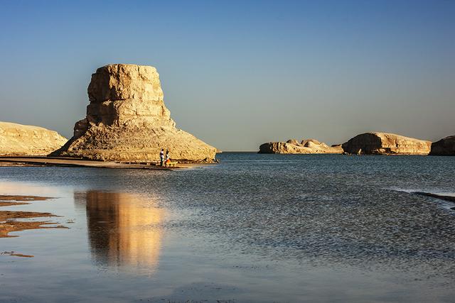 青海旅游-海西州-乌素特水上雅丹景区