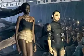 43岁范冰冰和黑人模特同场走秀，全方位碾压！没有对比就没有伤害图片