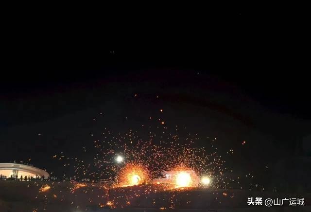 这个夏天 无需远行 大禹渡禹王台太空舱露营地给你一个清凉的夏日。