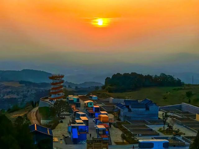 来晋城 过夏天丨一起去樊山天街凉快一下！