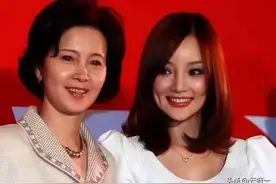 “小璐，嫁给贾乃亮吧”，是母亲张伟欣做过的最后悔决定图片