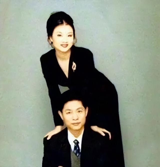 宋祖英：连登24届春晚，39岁高龄生子后“消失”，57岁身材似少女